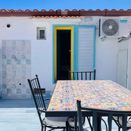 Rooftop - Sea View Near Pizzomunno - Secure Parking Available * Vieste