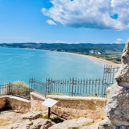 Rooftop - Sea View Near Pizzomunno - Secure Parking Available Holiday home Vieste